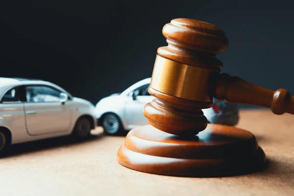 The Role of Personal Injury Attorneys in Multi-Vehicle Highway Collision Reconstruction