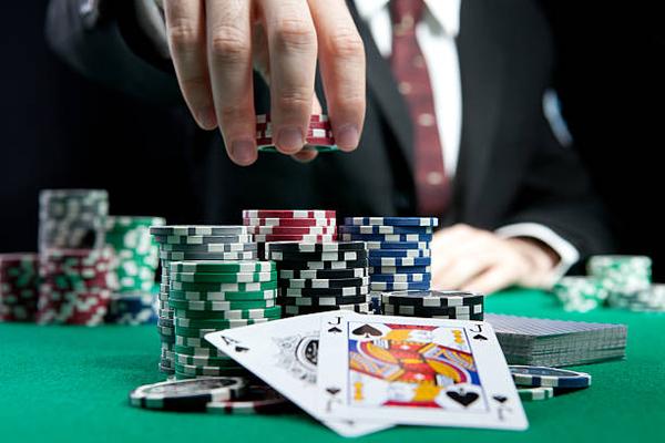 Exploring Progressive Slot Games on a Singapore online casino Website